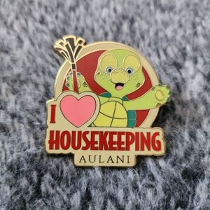 Disney Aulani Hawaii I love housekeeping Turtle Pin 2022